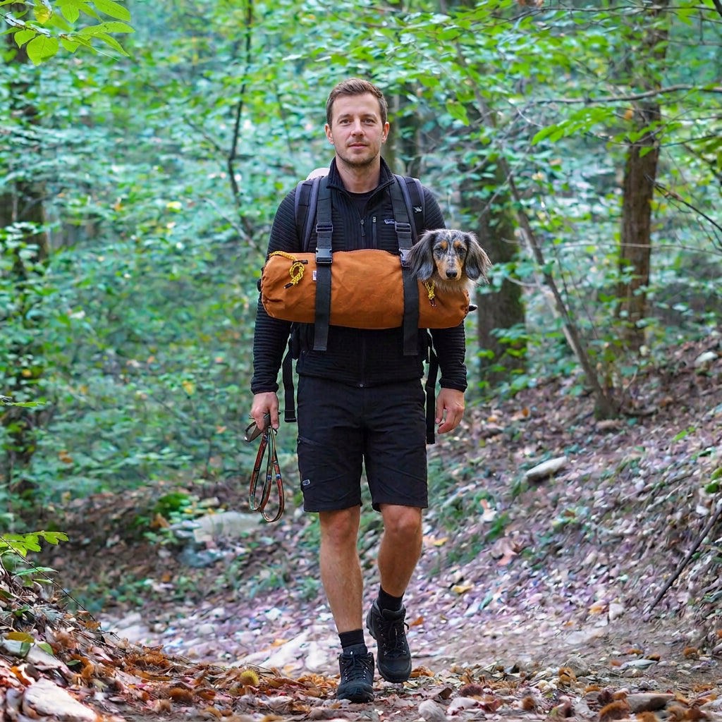Abenteuertasche aus rostrotem Baumwollstoff