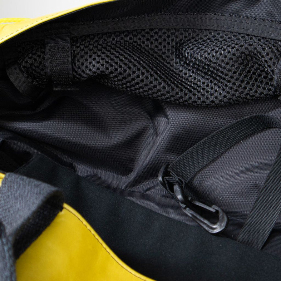 Schnalle zum Verschließen einer Dackeltasche aus Leder