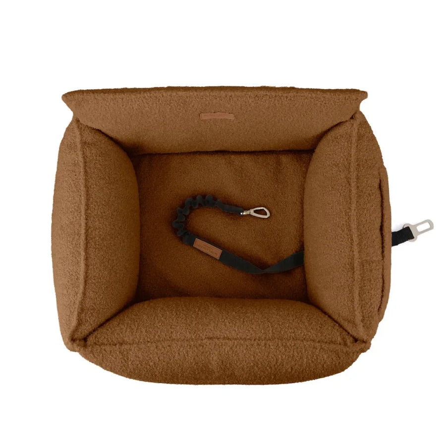 Couchage auto caramel pour teckel avec rebords enveloppants