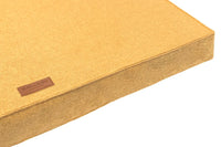 Thumbnail for Matelas orthopédique pour teckel jaune avec détail de son épaisseur